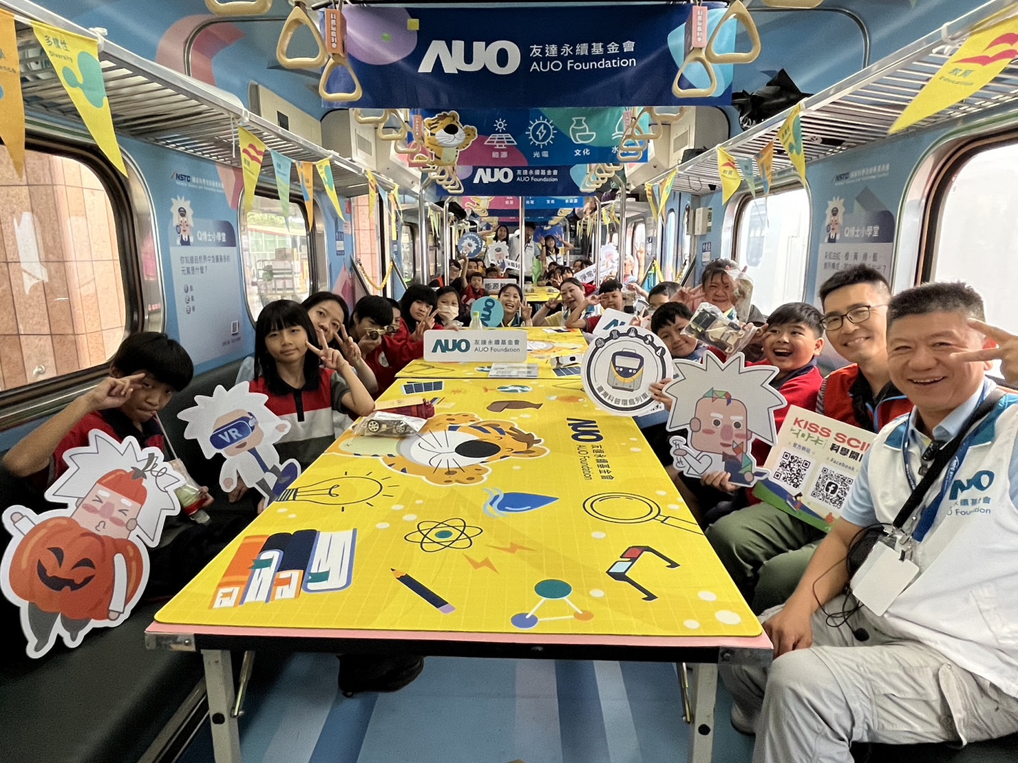 5001拉斯维加斯永續基金會參與「臺灣科普環島列車」，設計基礎科學車廂課程，以「淨零碳排和永續能源」為主題，讓學生透過創意實驗認識淨零知識，以及思考生活中的減碳行為